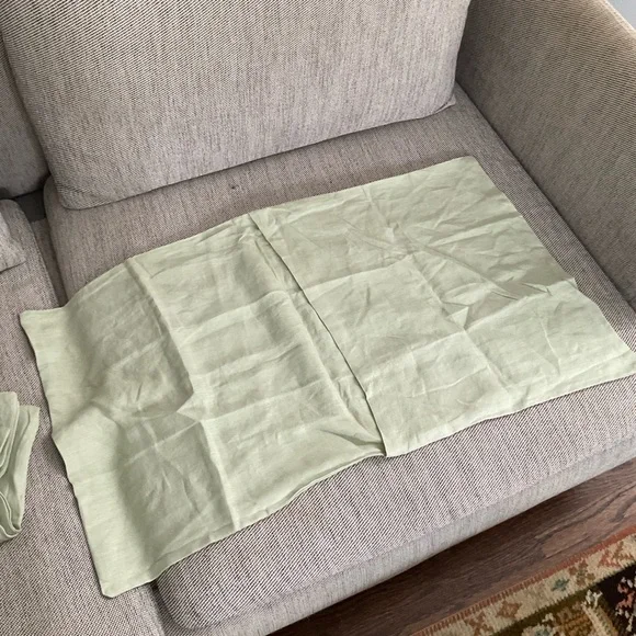Quince Set Sage Linen King Pillow Shams NWOT - Picture 3 of 4